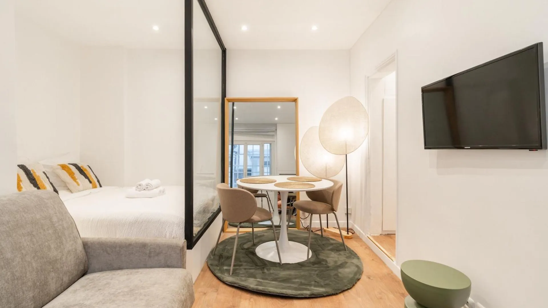 Apartment Cozy Studio In Lively Neighborhood 3P Paris